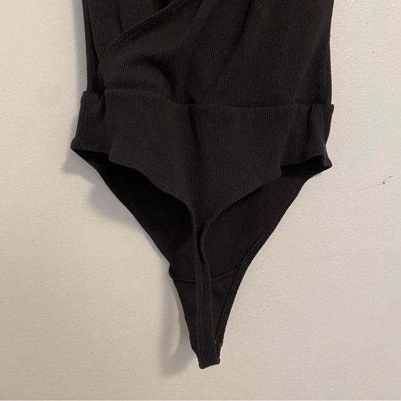 Black strap tie v neck bodysuit Wilfred - Picture 3 of 3